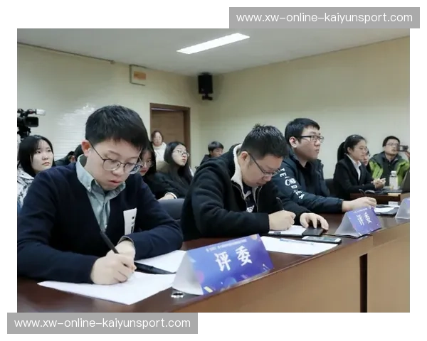 大脚vs锤子：一场跨越时空的装备哲学辩论